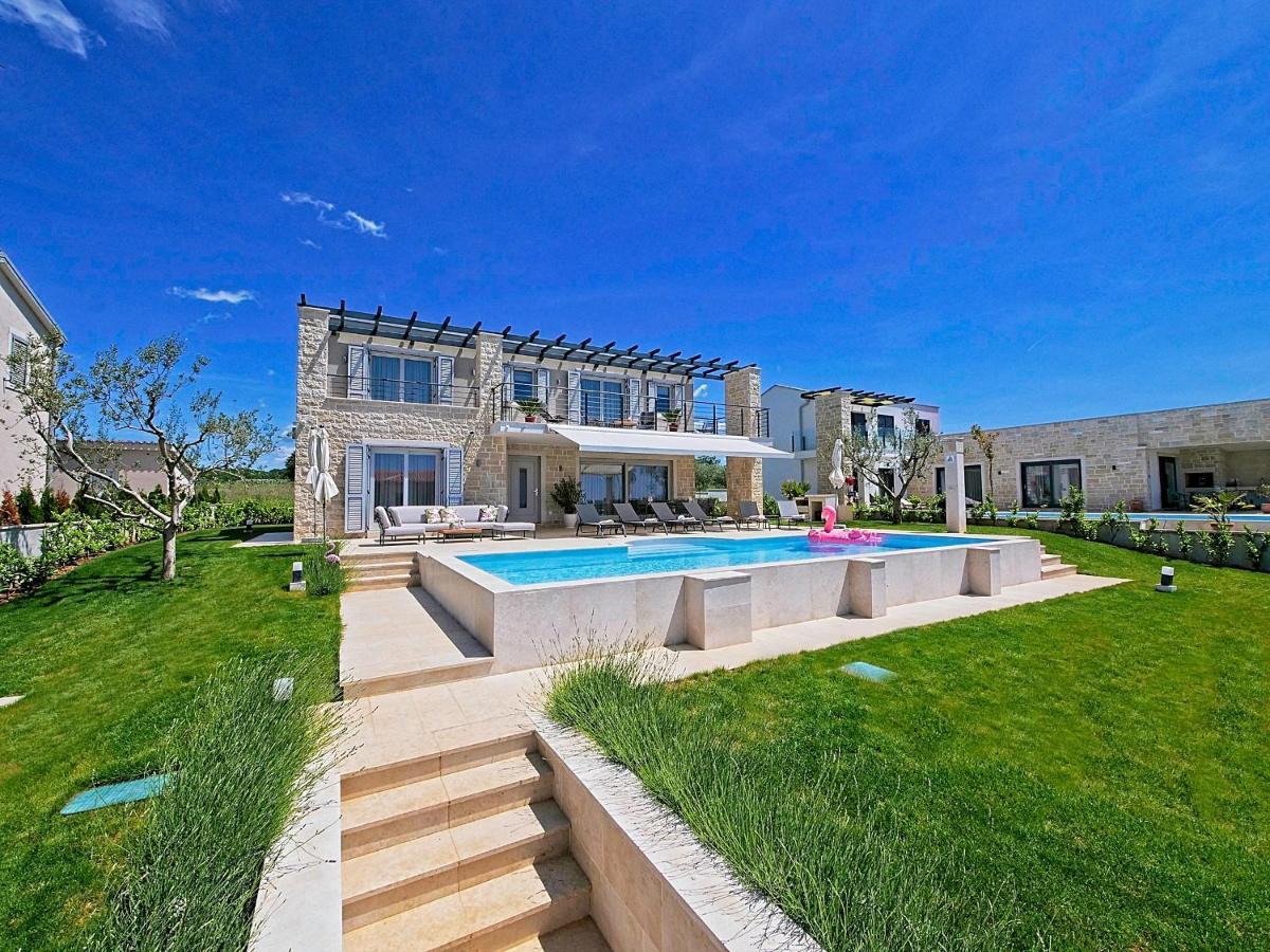 Villa Flamingo Kaštelir Екстериор снимка
